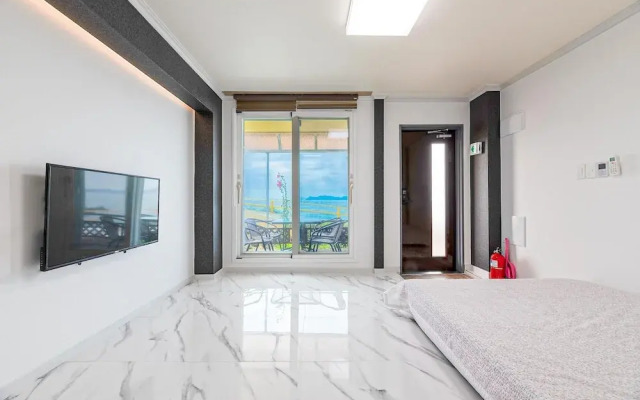 Namhae Modern Spa Pension
