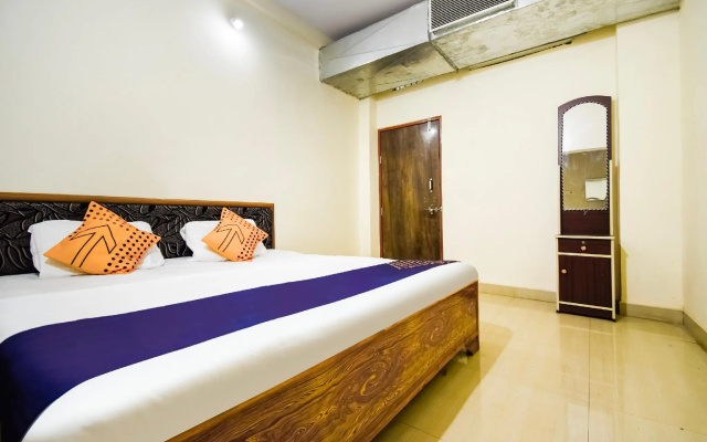 Pathak Guest House by OYO Rooms