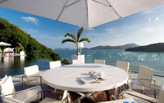 Cliff Top Residence