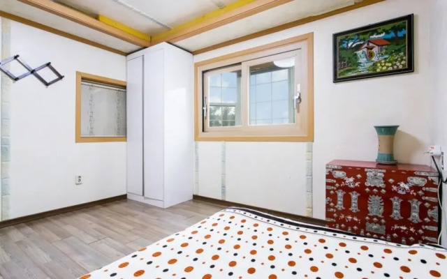 Hwaseong Yeoulteo Pension(여울터펜션)