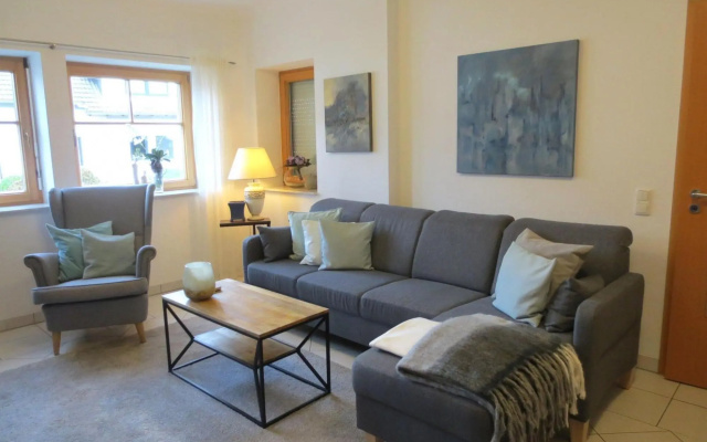 Pretty holiday apartment with an idyllic garden in Daun