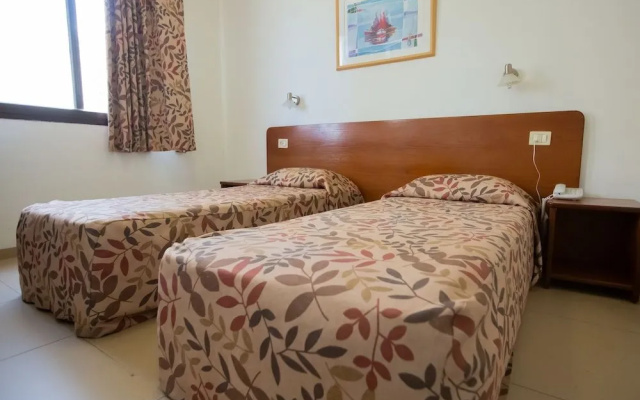 Ginot Yam Hotel