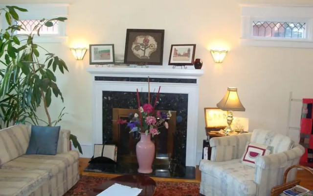 Downtown Bed And Breakfast