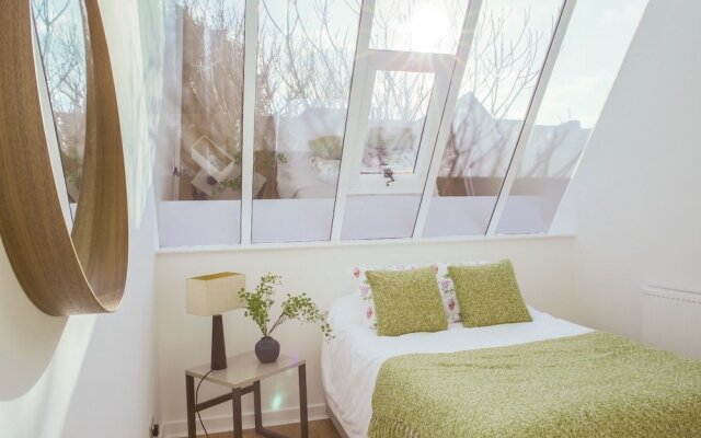 Отель Beautiful, Bright 2BR Flat for 4 Central Brighton Брайтон комната для гостей