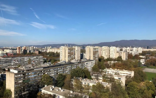 Penthouse "Sky 17" s balkonom i besplatnim parkingom