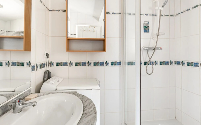 Picturesque Apartment in Bayeux with Private Courtyard