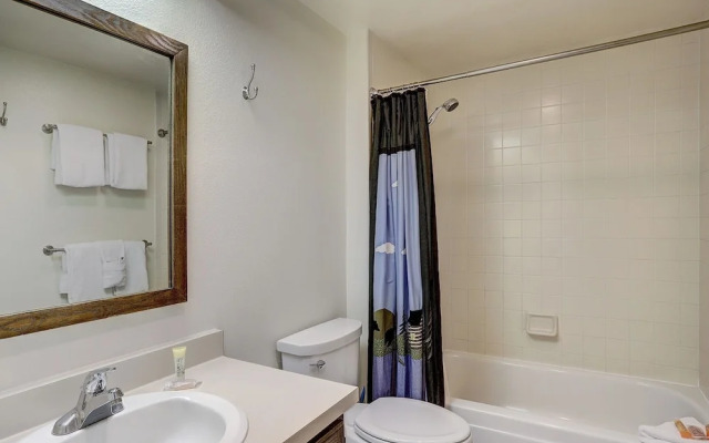 1182 Flying Dutchman 2 Bedroom Condo by RedAwning