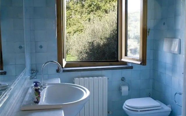 Villa Trasimeno with pool and lake view