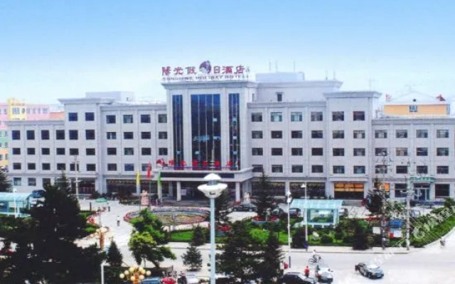 Sunshine Holiday Hotel