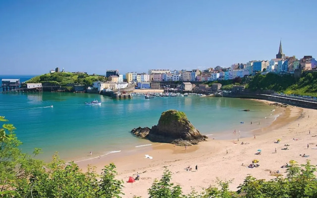No. 6 Croft House - 1 Bedroom Apartment - Tenby