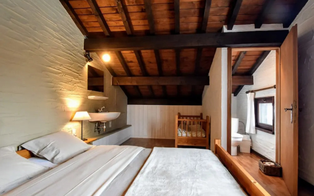 Spacious Holiday Home in Mont with Garden