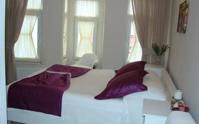 Tom Square Boutique Hotel