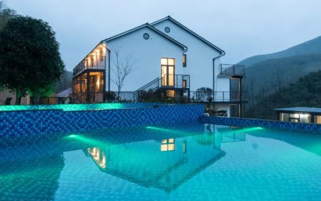 Moganshan maple elegant villa