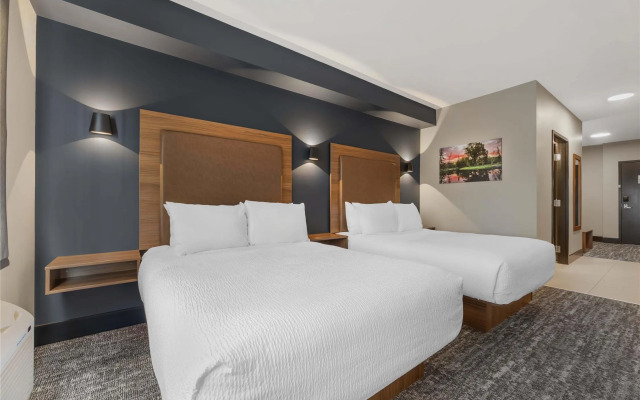 Best Western Plus Neepawa Hotel