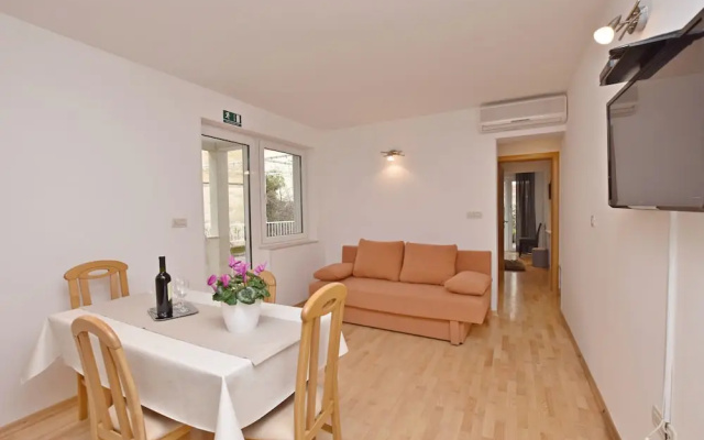 Apartment Mate