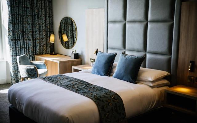 Clifton Arms Hotel