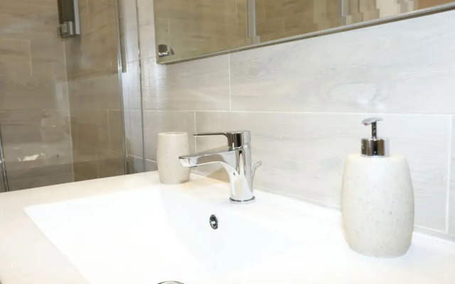 Unique Luxury Apartment and Rooms
