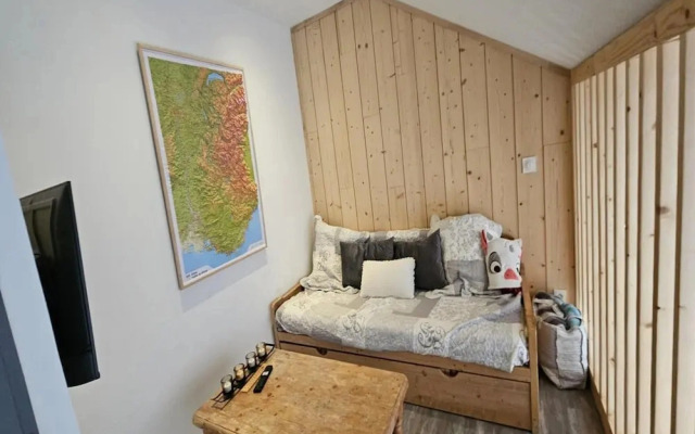 Alpine Retreat With Balcony and Parking