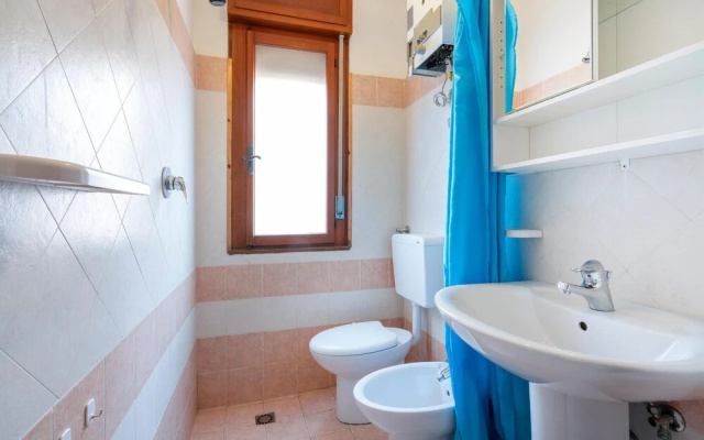 Nice Apartment in Rosolina Mare With 2 Bedrooms and Wifi