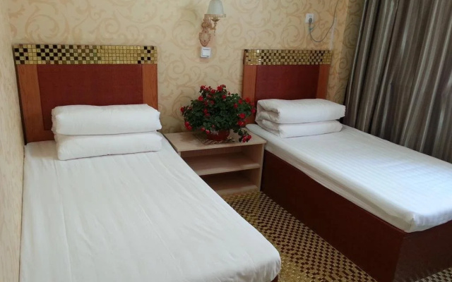 Changbaishan Huaying Business Hotel
