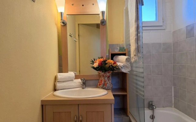 Sea View Escape on the Vermilion Coast
