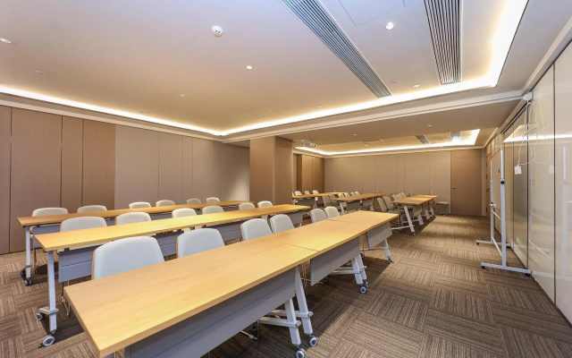JI Hotel (Nanchang Bayi Square Provincial Art Gallery)