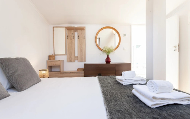 Liberty Penthouse Three-Bedroom Apartment - by LU Holidays