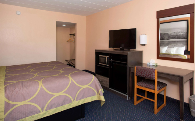 Super 8 by Wyndham Black Mountain/Asheville East