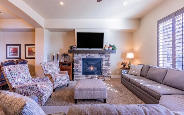 Almost Heaven 4 Bedroom Apts by RedAwning