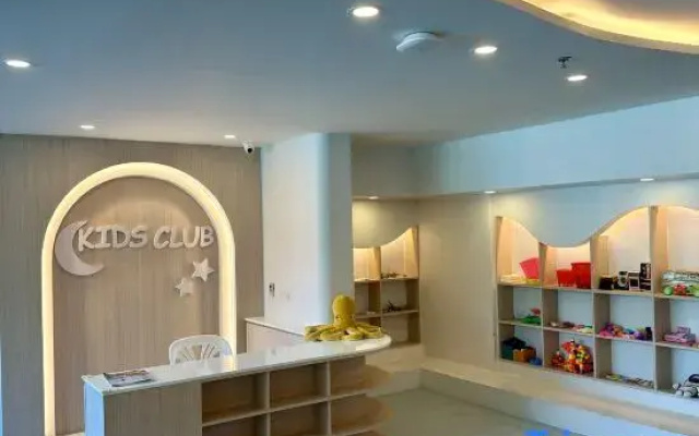 Perfect Studio 3 pools Nai Harn
