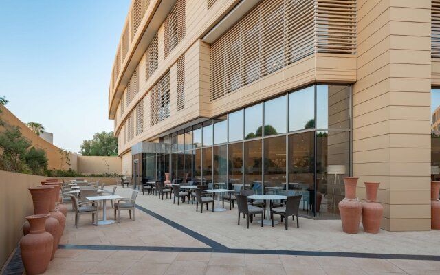 Radisson Blu Hotel & Residence, Riyadh Diplomatic Quarters вид на фасад