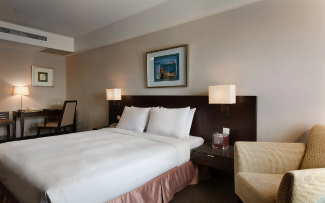 Lakeshore Hotel Metropolis