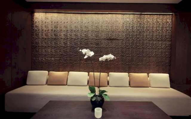 Bay Breeze Hotel