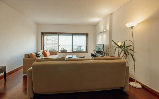 Matosinhos Ocean View by Vacationy