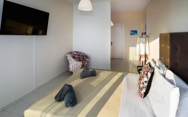Room 25