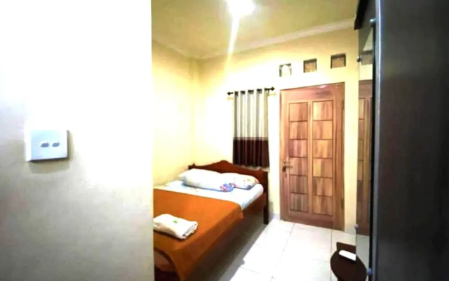 Hotel O Kost Gowa Near Gowa