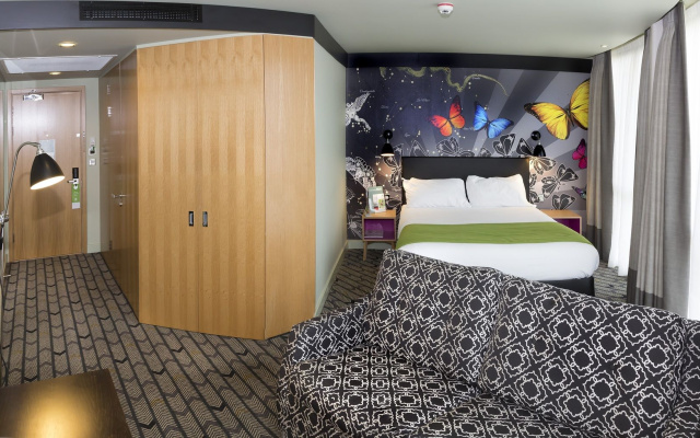 Holiday Inn Salisbury - Stonehenge by IHG