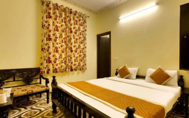 ZO Rooms SC Road Sindhi Camp