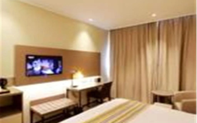 Home Inn Ji'Nan Bayi Overpass