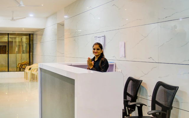 OYO 73225 Hotel Laxmi Kuber
