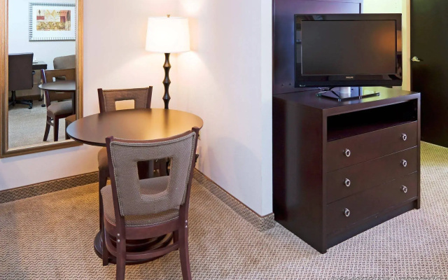 Holiday Inn Express & Suites Kendall East Miami by IHG