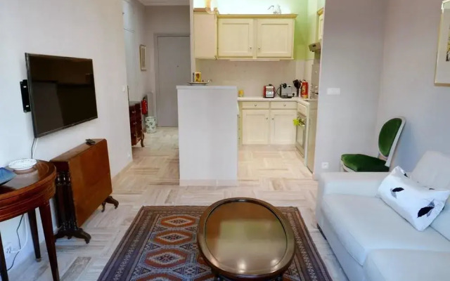 Studio in Nice - 2 km From the Beach