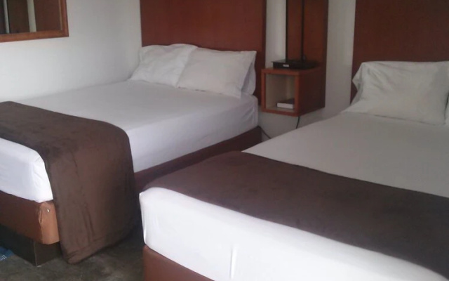 Nola Goula Inn & Suites