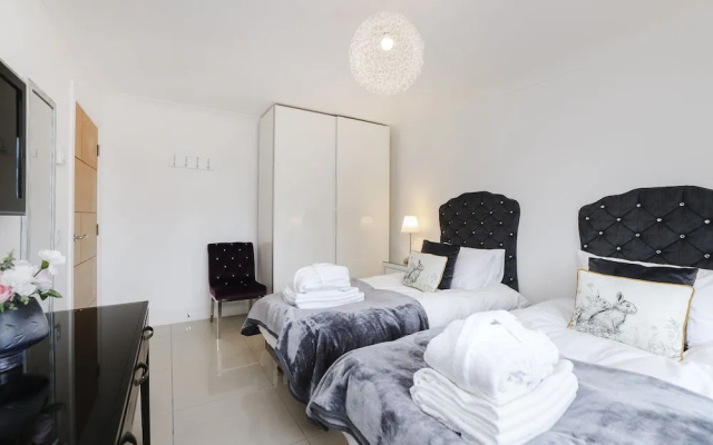 JOIVY Luxurious & Spacious 3Br House With A Hot Tub