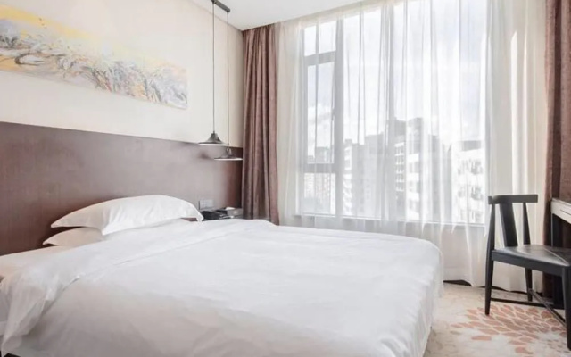 Fancy Hotel (Shenzhen Bantian, Guangyayuan Subway Station)