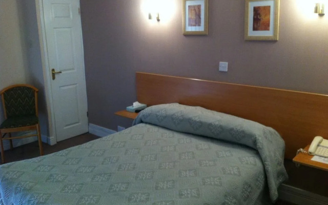 The Town & Country Lodge