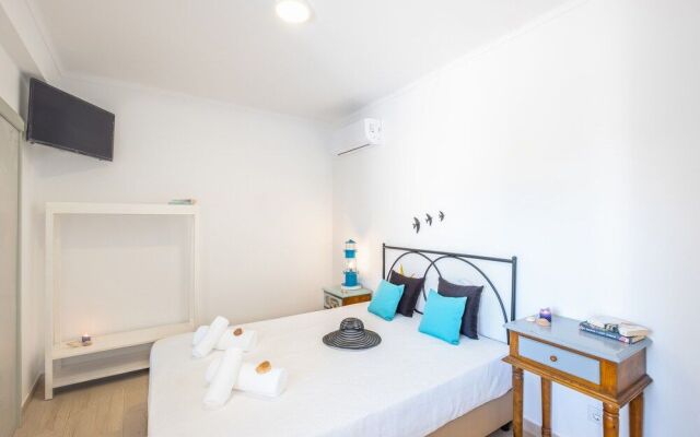 Townhouse Aqua