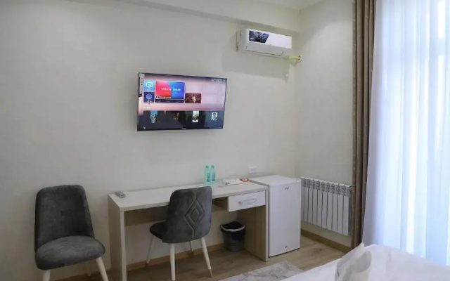 Status Hotel (Статус)