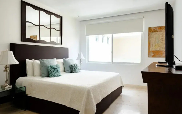 Elements Penthouse 21 3 Bedroom Condo by RedAwning