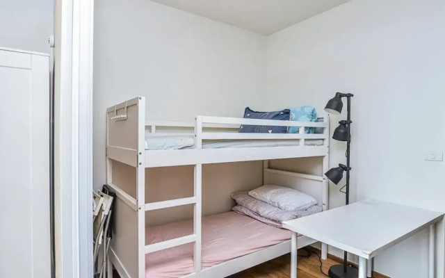 Price2 Space4, 500m Bts, Rooftop Pool, High Speed Wifi